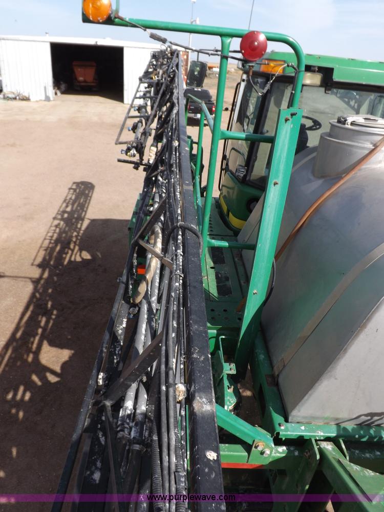 image for item K3789 1998 John Deere 4700 self-propelled sprayer