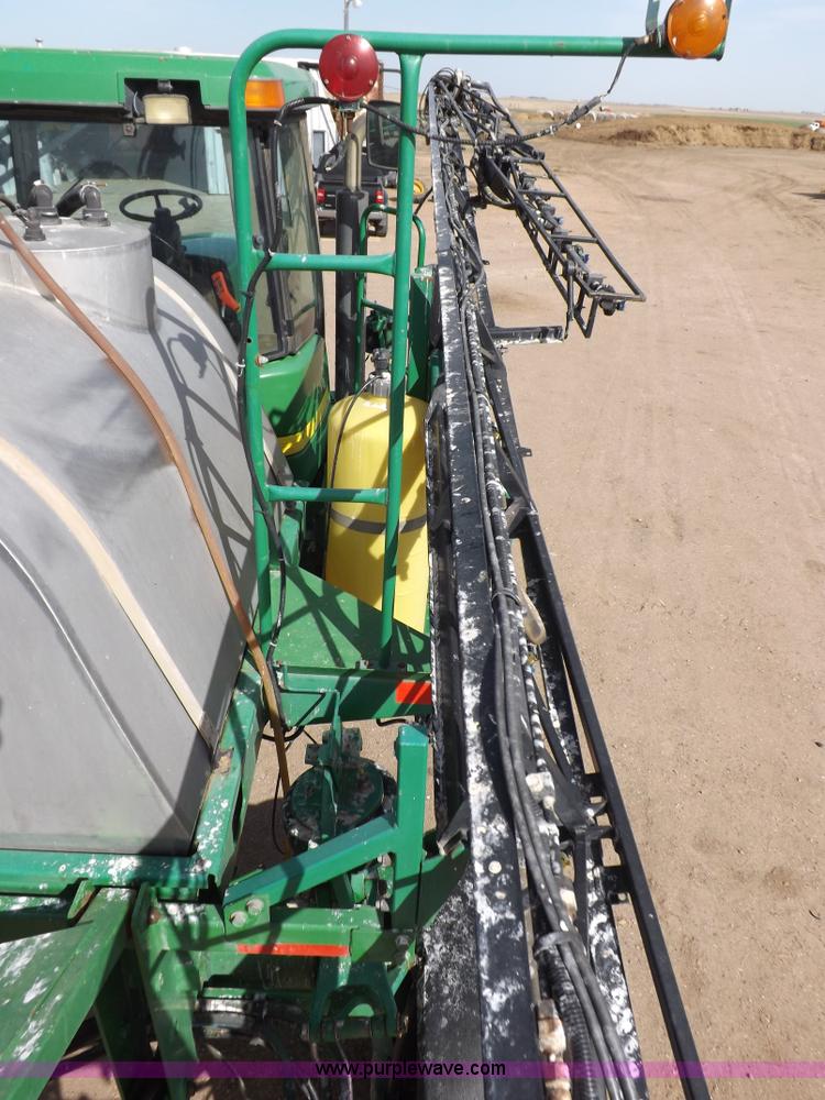 image for item K3789 1998 John Deere 4700 self-propelled sprayer
