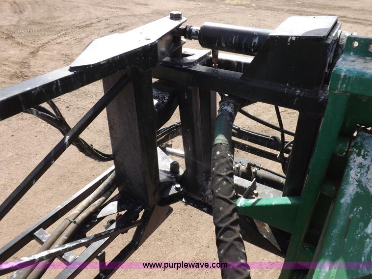 image for item K3789 1998 John Deere 4700 self-propelled sprayer