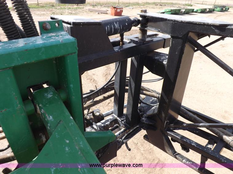 image for item K3789 1998 John Deere 4700 self-propelled sprayer