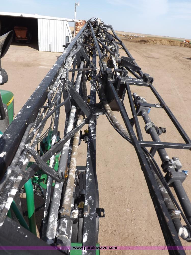 image for item K3789 1998 John Deere 4700 self-propelled sprayer