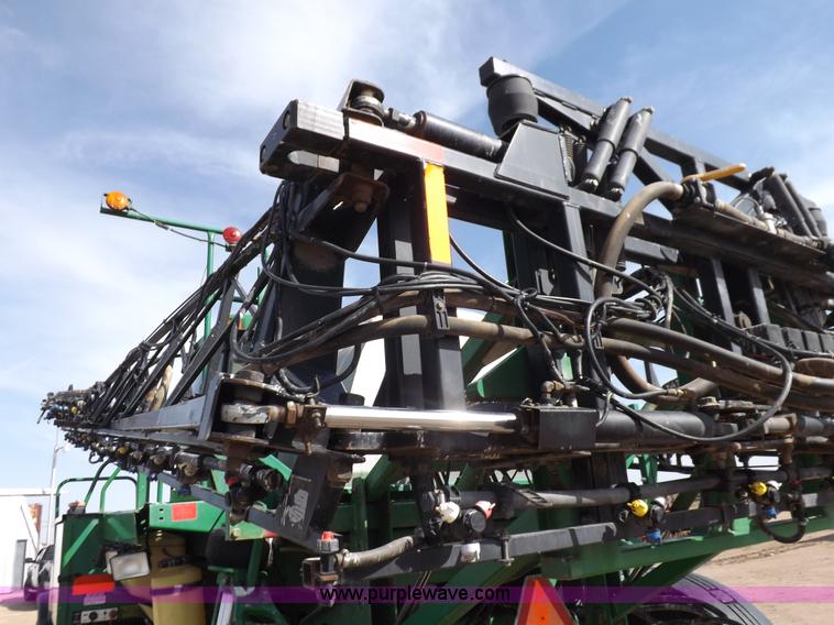 image for item K3789 1998 John Deere 4700 self-propelled sprayer