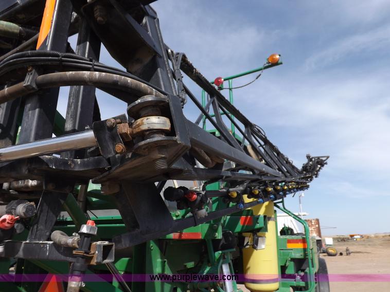 image for item K3789 1998 John Deere 4700 self-propelled sprayer