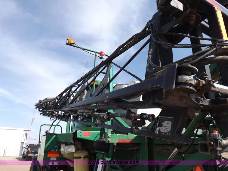 image for item K3789 1998 John Deere 4700 self-propelled sprayer