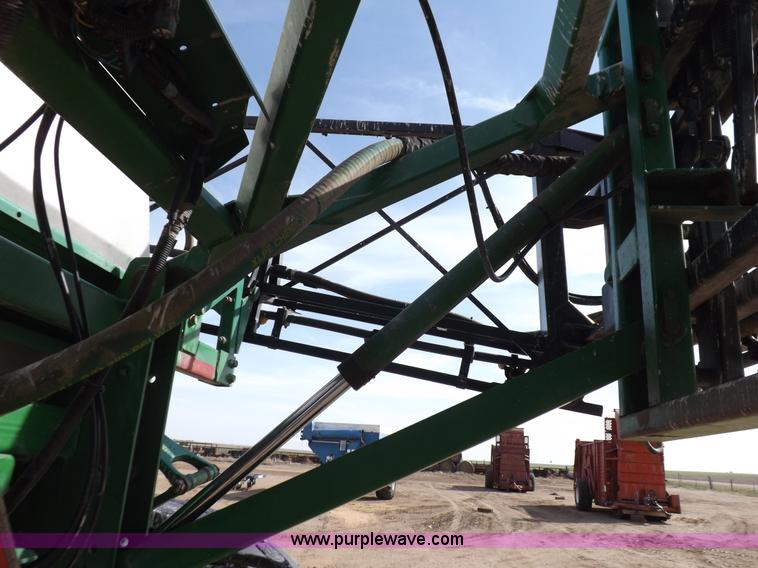 image for item K3789 1998 John Deere 4700 self-propelled sprayer