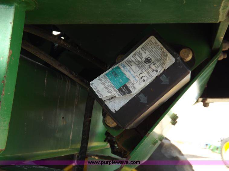 image for item K3789 1998 John Deere 4700 self-propelled sprayer