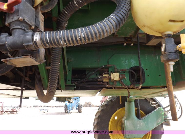 image for item K3789 1998 John Deere 4700 self-propelled sprayer