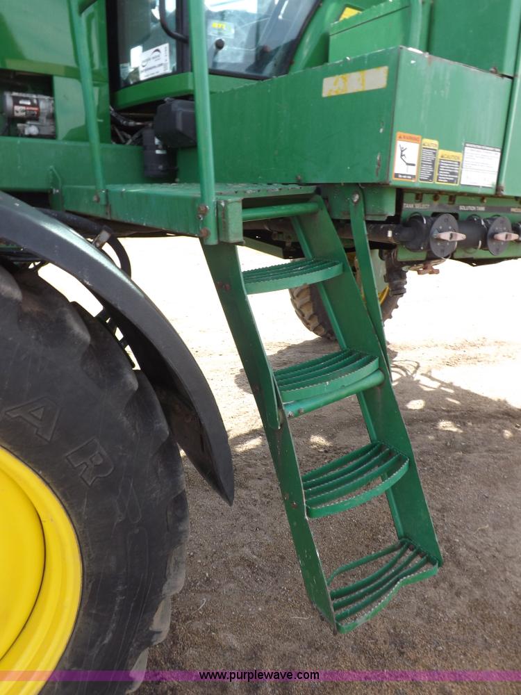 image for item K3789 1998 John Deere 4700 self-propelled sprayer