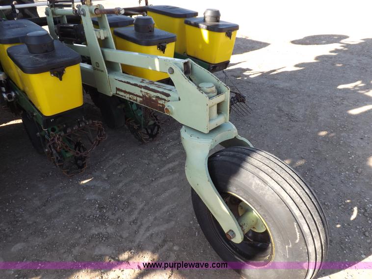 image for item K3790 John Deere planter