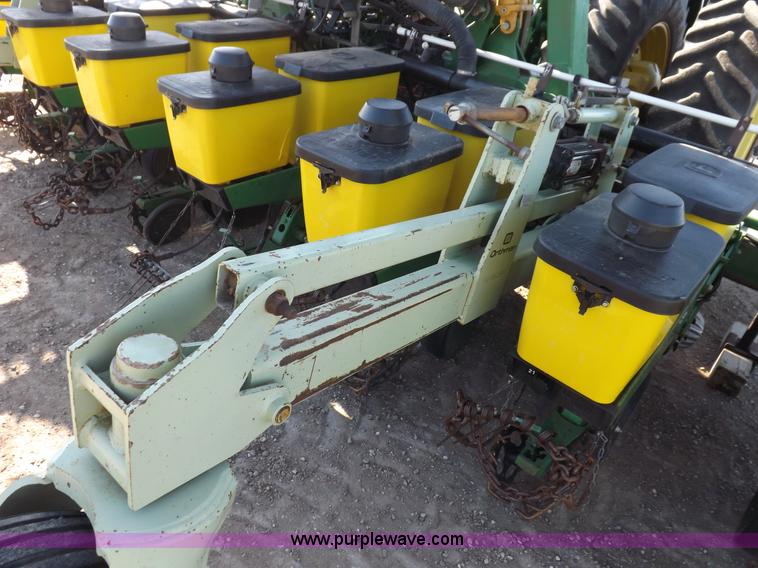image for item K3790 John Deere planter