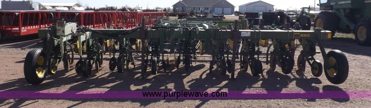 image for item K3791 John Deere 885 rigid no-till/ridge till cultivator