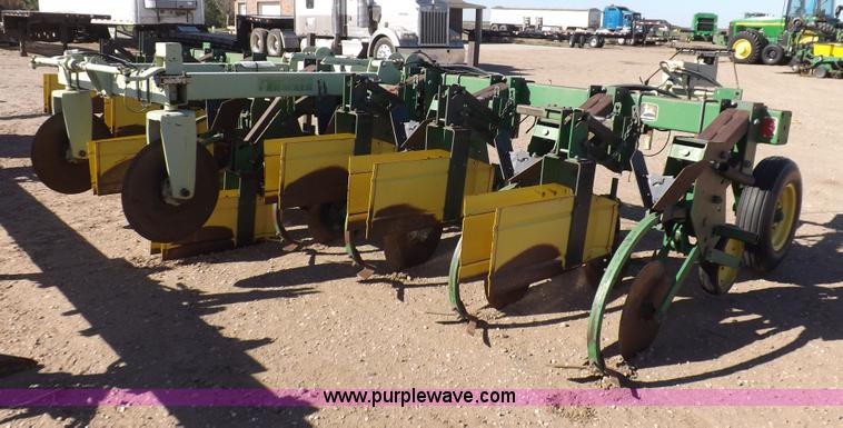 image for item K3791 John Deere 885 rigid no-till/ridge till cultivator
