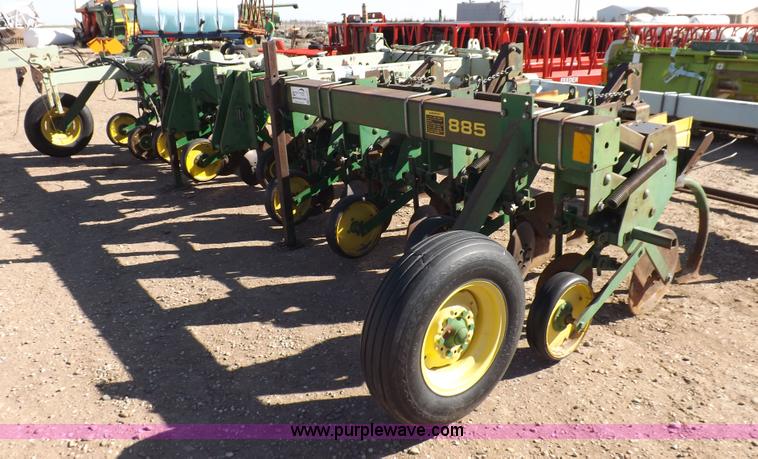 image for item K3791 John Deere 885 rigid no-till/ridge till cultivator
