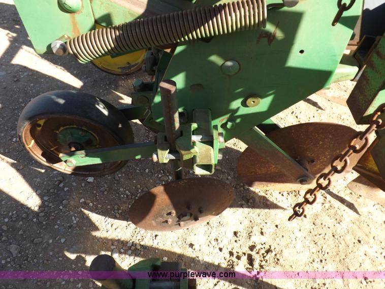 image for item K3791 John Deere 885 rigid no-till/ridge till cultivator