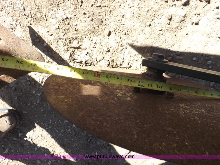 image for item K3791 John Deere 885 rigid no-till/ridge till cultivator