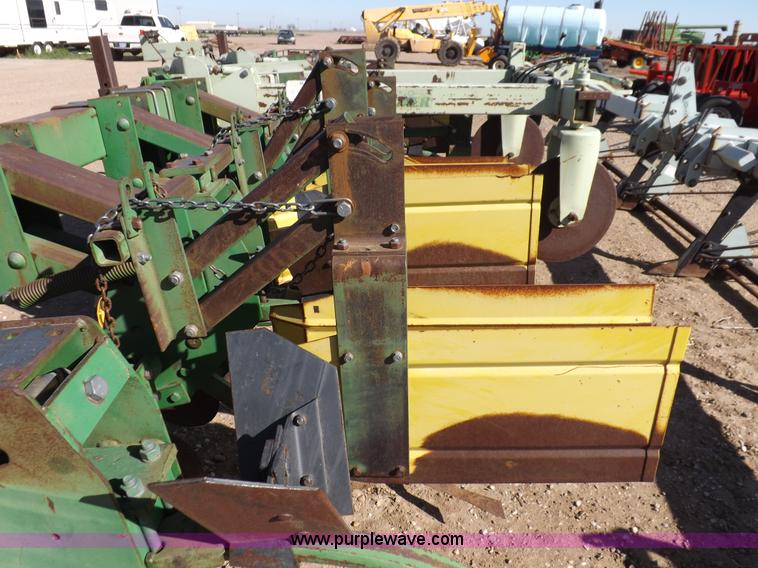 image for item K3791 John Deere 885 rigid no-till/ridge till cultivator