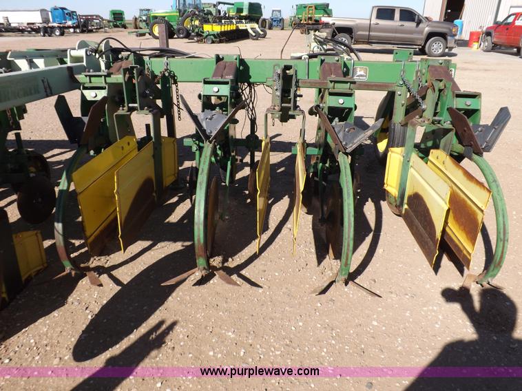 image for item K3791 John Deere 885 rigid no-till/ridge till cultivator