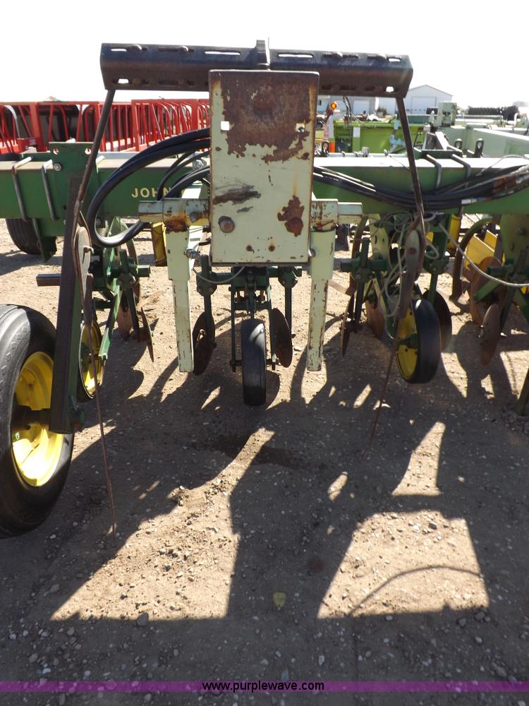 image for item K3791 John Deere 885 rigid no-till/ridge till cultivator
