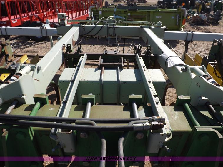 image for item K3791 John Deere 885 rigid no-till/ridge till cultivator