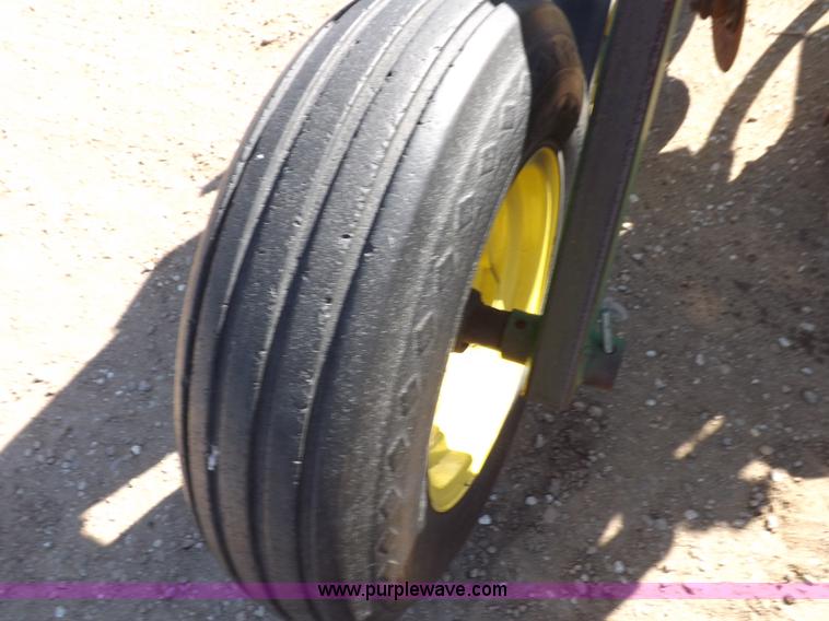 image for item K3791 John Deere 885 rigid no-till/ridge till cultivator