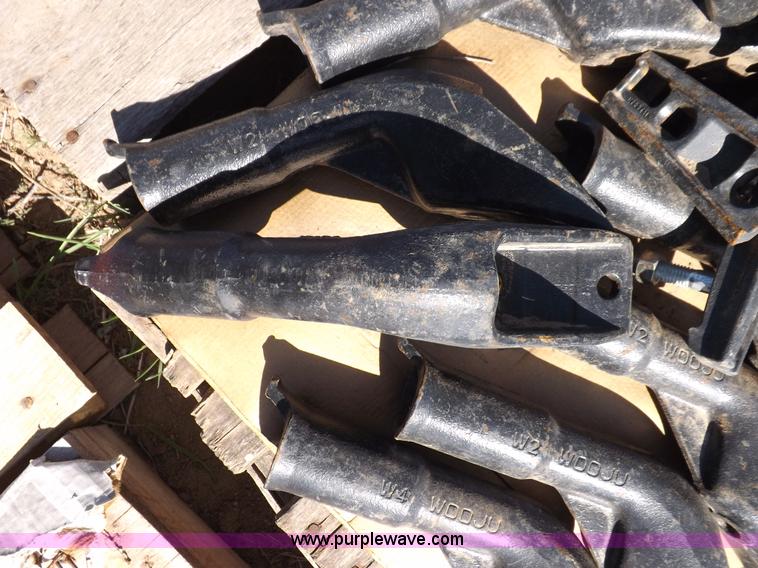 image for item K3799 (60) cast planter seed boots