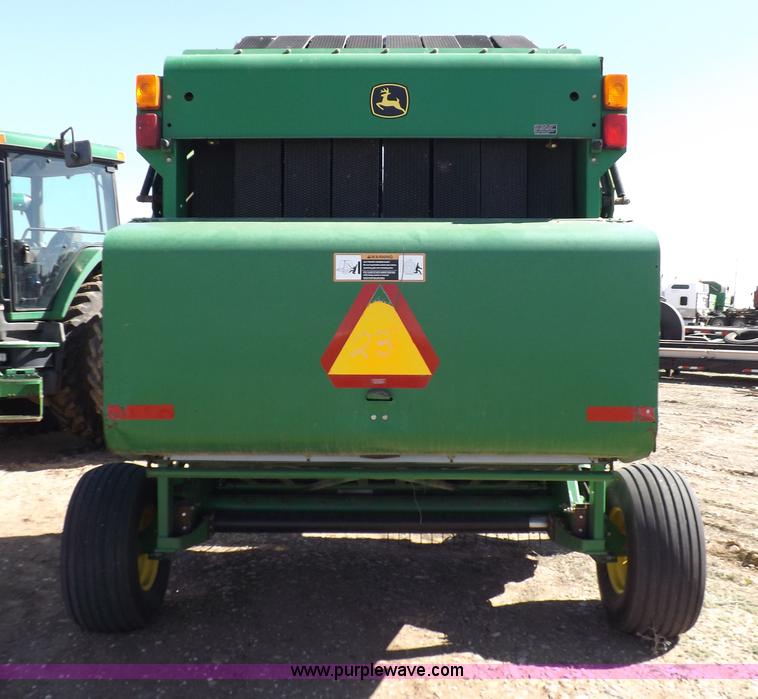 image for item K3802 2004 John Deere 567 round baler