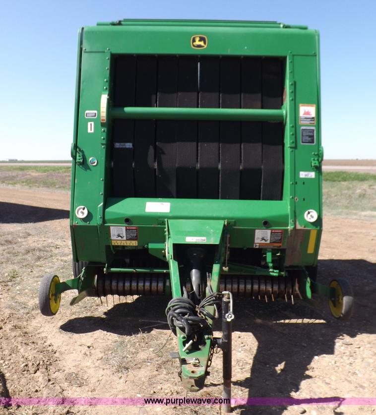 image for item K3802 2004 John Deere 567 round baler