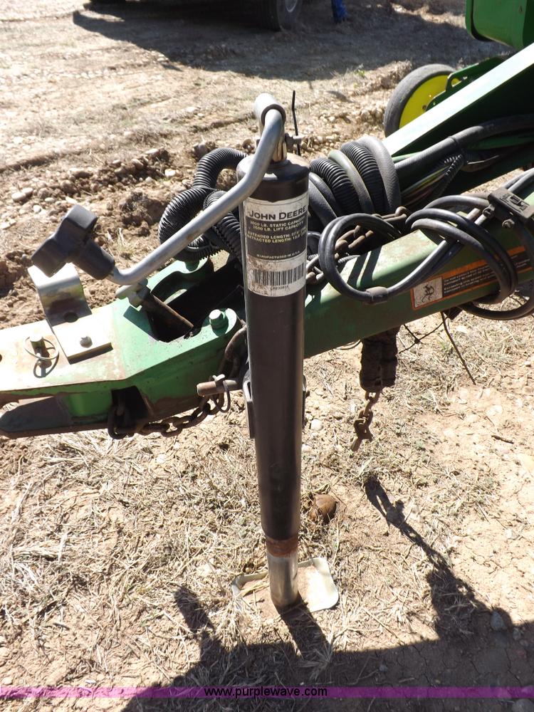 image for item K3802 2004 John Deere 567 round baler