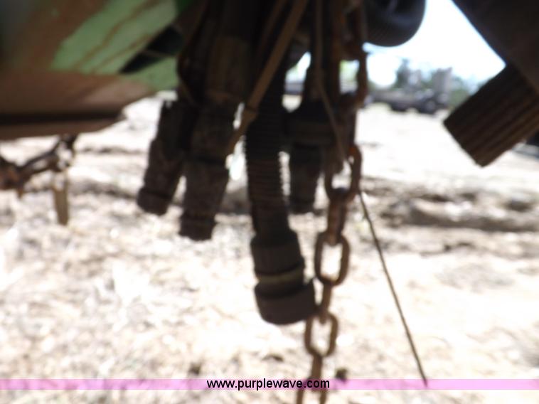 image for item K3802 2004 John Deere 567 round baler