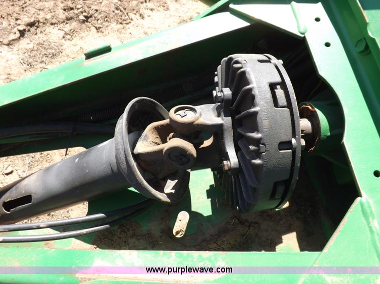 image for item K3802 2004 John Deere 567 round baler
