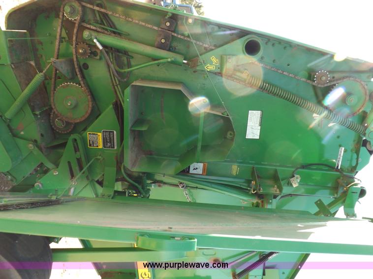image for item K3802 2004 John Deere 567 round baler