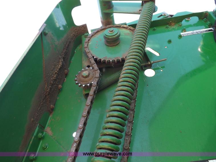 image for item K3802 2004 John Deere 567 round baler