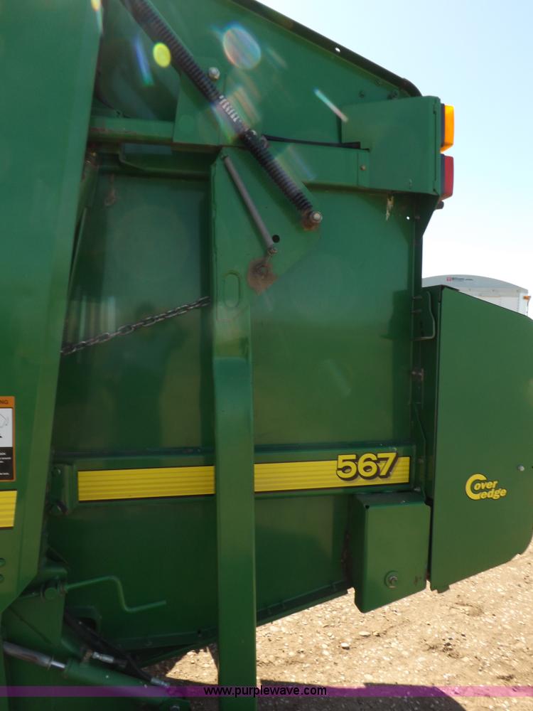 image for item K3802 2004 John Deere 567 round baler