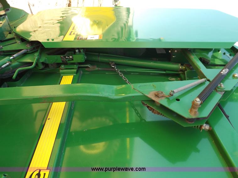 image for item K3802 2004 John Deere 567 round baler