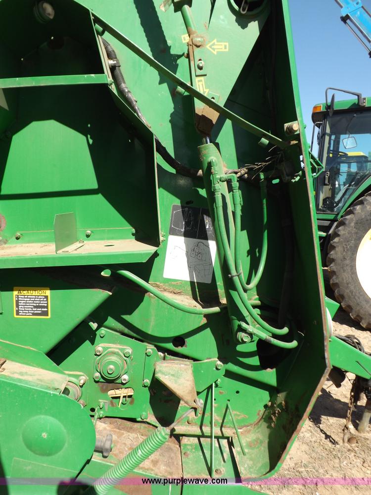 image for item K3802 2004 John Deere 567 round baler