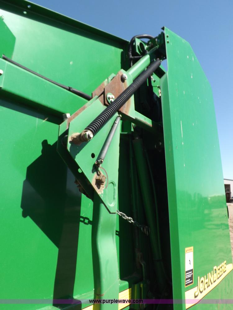 image for item K3802 2004 John Deere 567 round baler