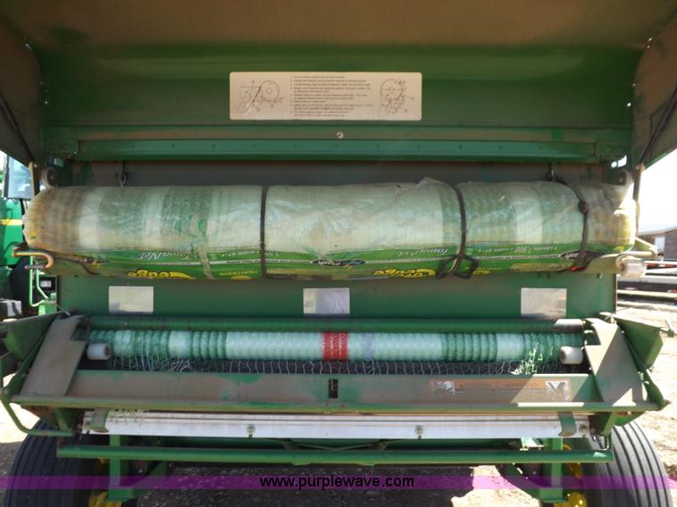 image for item K3802 2004 John Deere 567 round baler