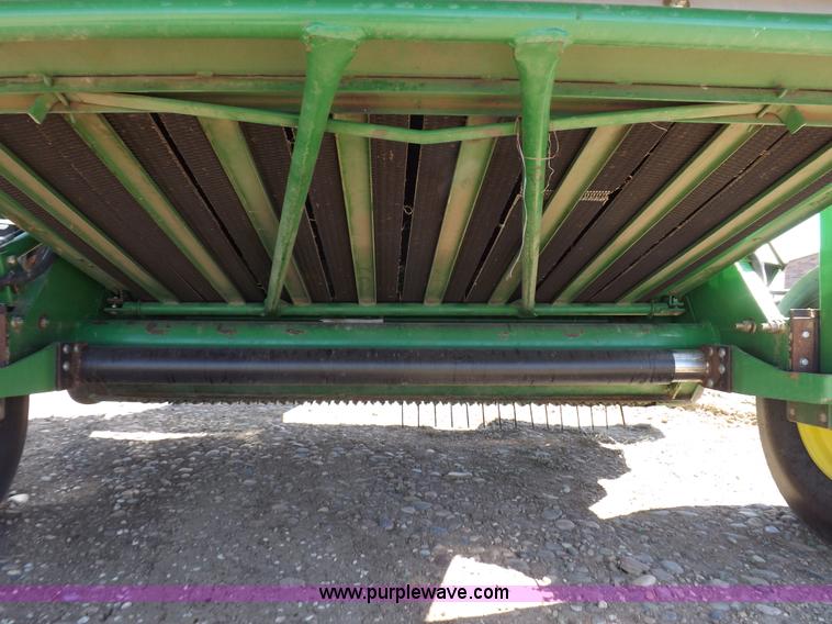 image for item K3802 2004 John Deere 567 round baler
