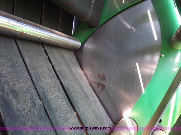 image for item K3802 2004 John Deere 567 round baler