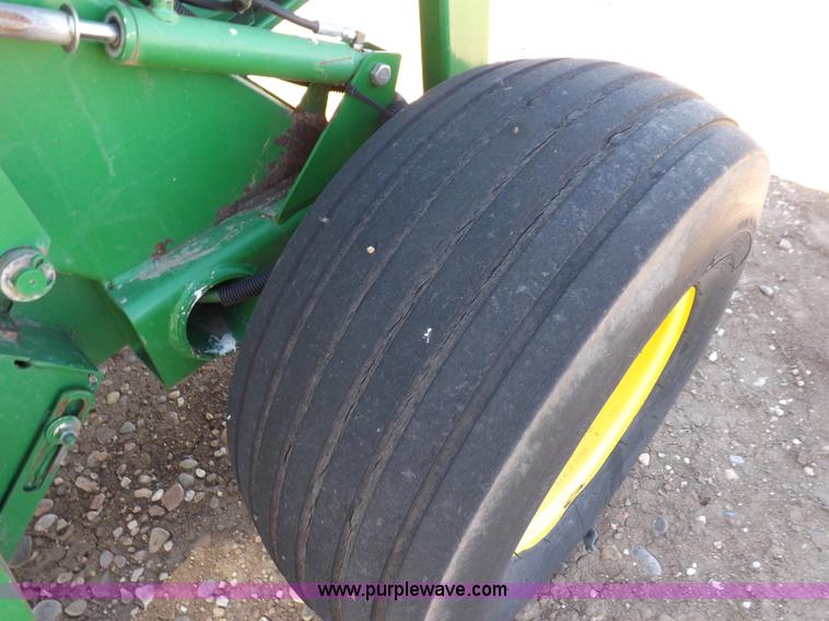image for item K3802 2004 John Deere 567 round baler