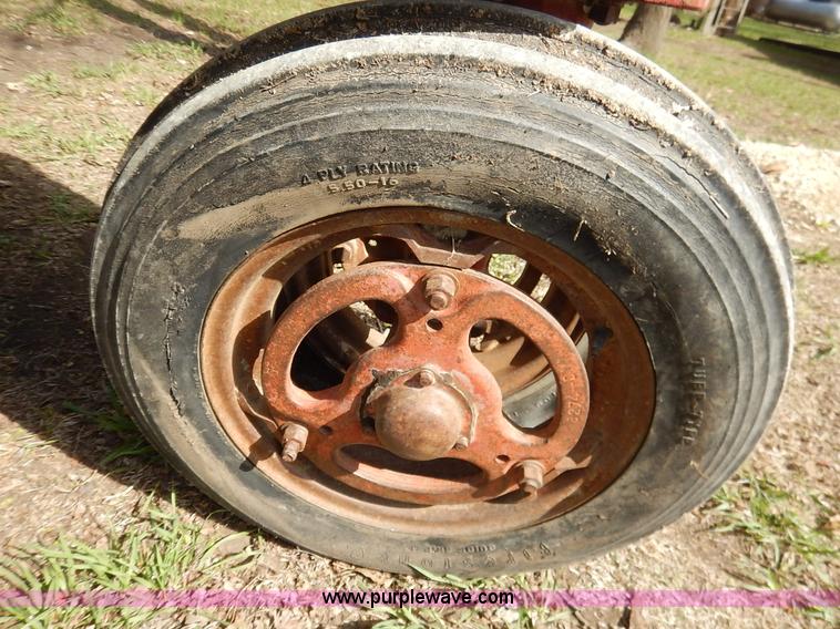 image for item K7364 1950 Mccormick Farmall H tractor