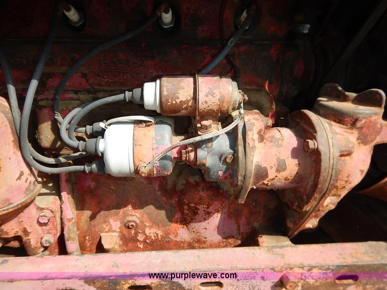 image for item K7364 1950 Mccormick Farmall H tractor