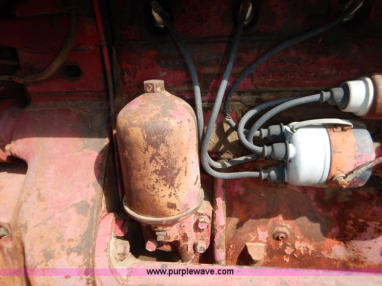 image for item K7364 1950 Mccormick Farmall H tractor