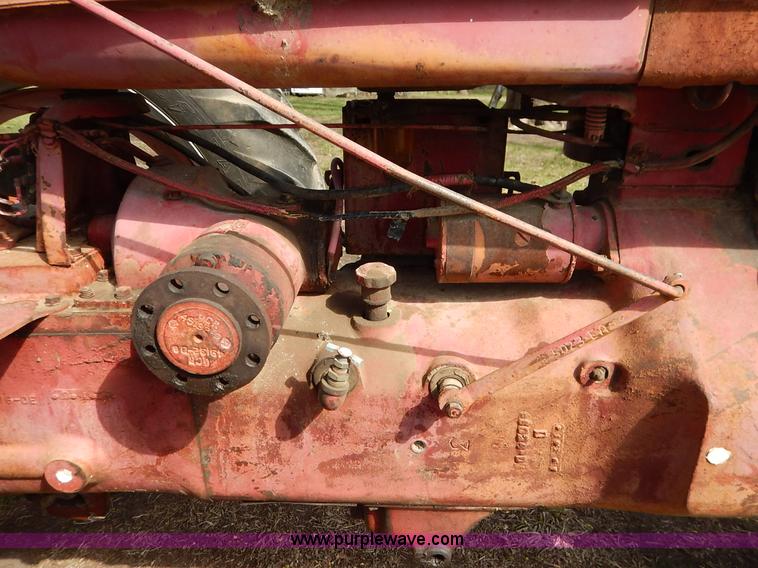 image for item K7364 1950 Mccormick Farmall H tractor