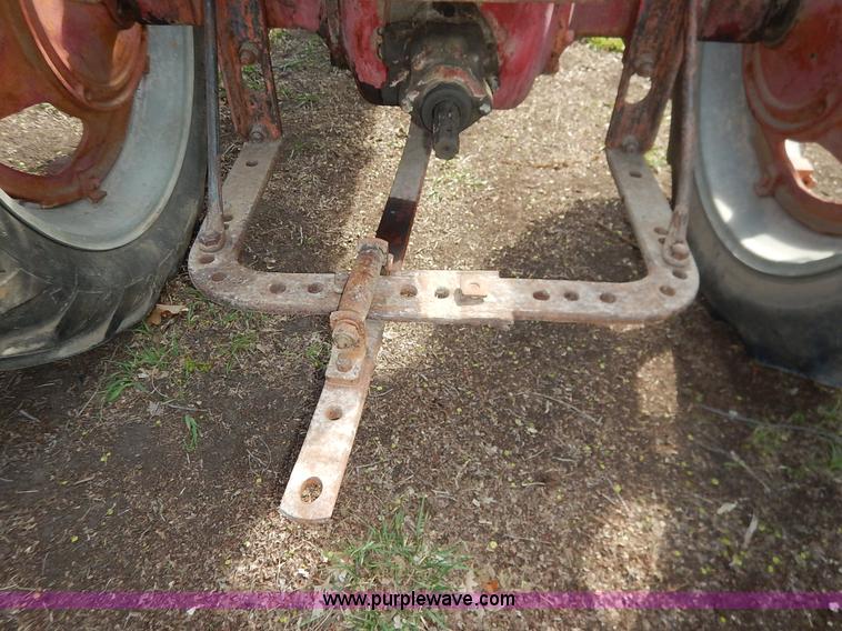 image for item K7364 1950 Mccormick Farmall H tractor