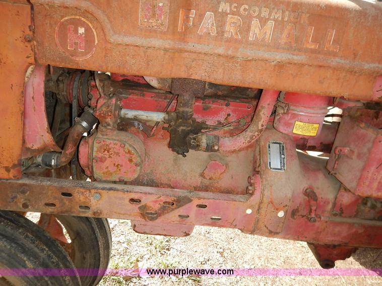 image for item K7364 1950 Mccormick Farmall H tractor
