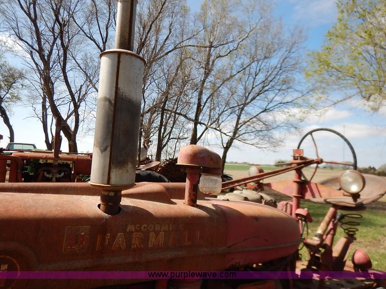 image for item K7364 1950 Mccormick Farmall H tractor