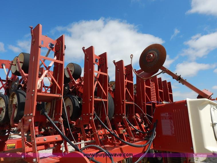 image for item K7365 International 800 Cyclo Air planter