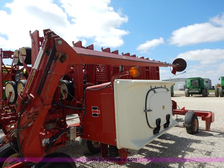 image for item K7365 International 800 Cyclo Air planter