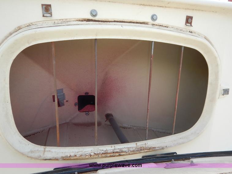 image for item K7365 International 800 Cyclo Air planter